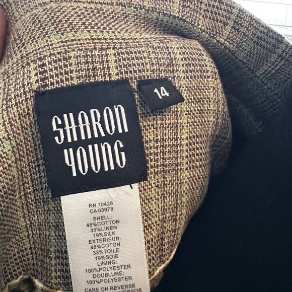 Pant suite brown and green and beige. - Picture 6 of 10